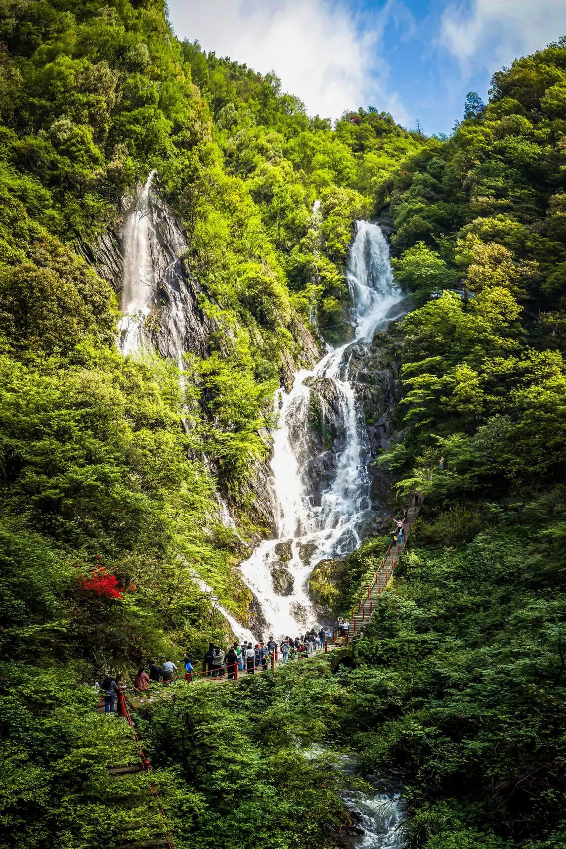 湖南真美丨一个瀑布的“出圈”与一座山的觉醒